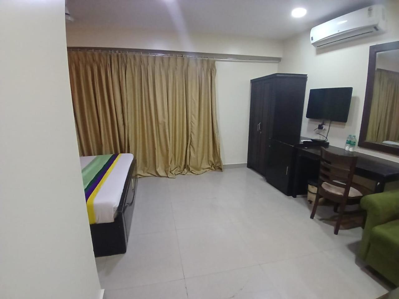Blossoms Room The Plaza-Luxury Collection- Lakdikapul Haïdarabad Extérieur photo